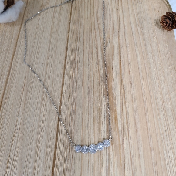 🌟🌟NEW🌟🌟GLAMOROUS!! Genuine 5 Round CZ 1 Carat  Necklace in SILVER 🌟🌟 - Picture 4 of 15